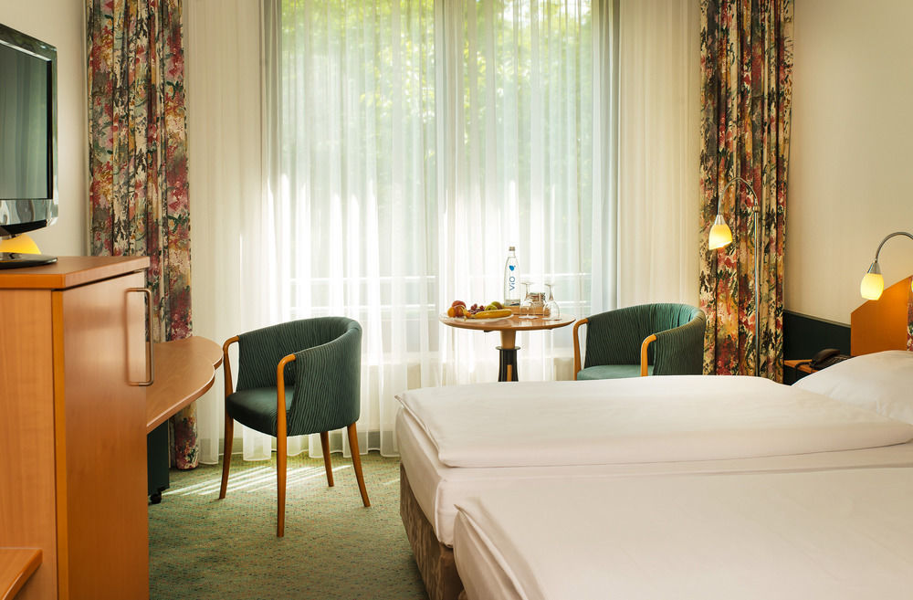 Trans World Hotel Kranichhoehe Much Ngoại thất bức ảnh